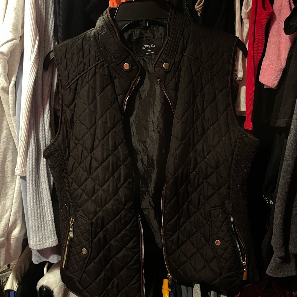 black quilted Active Usa vest